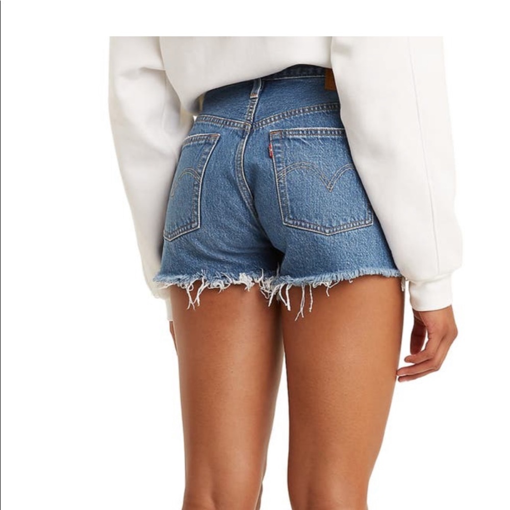 501 Short LIVE’S